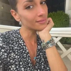 Porträt Esra Ö.